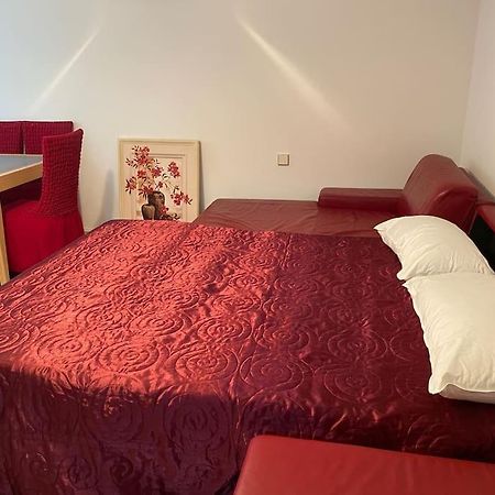 Apt. Sims Bei Stuttgart Flughafen/Metzingen 2-6 Person Steinenbronn Eksteriør billede